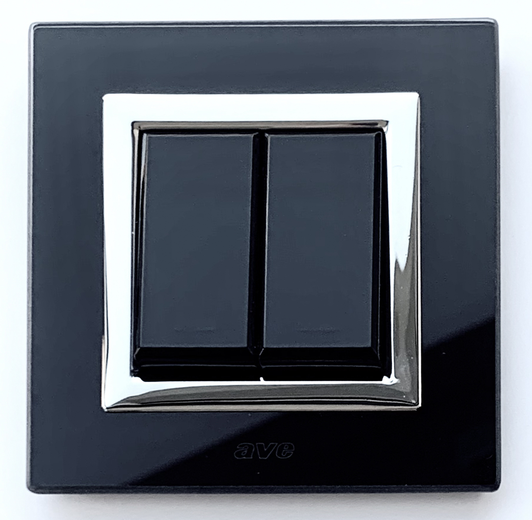 01.02.01.032_AVE Schwarz Wippschalter